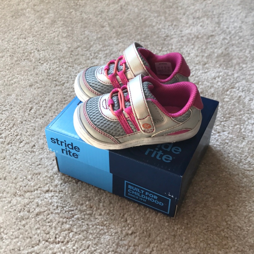 Stride Rite Silver / Pink Sneakers